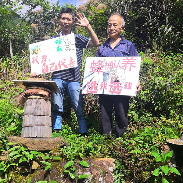 我89岁的时候还可以徒手抓两只6斤的毒蛇